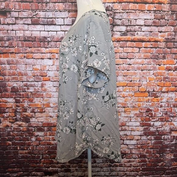 Torrid Grey Floral Georgette Blouse - Picture 7 of 7